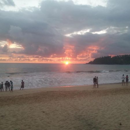 Sun Ocean Inn Mirissa Bagian luar foto
