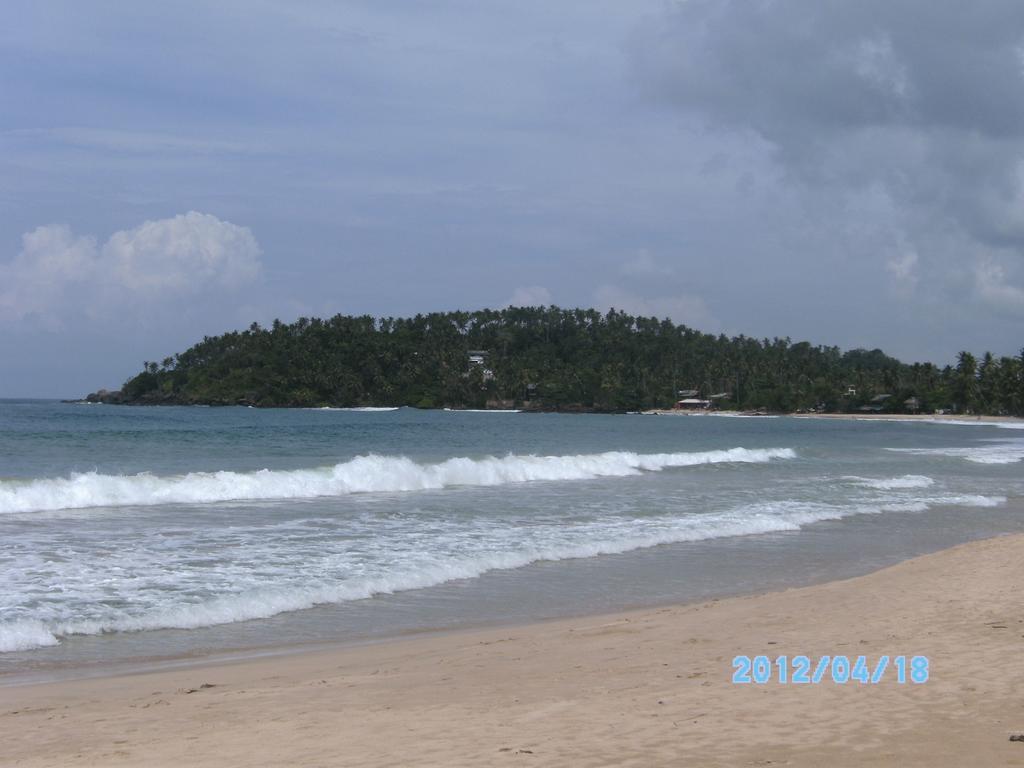 Sun Ocean Inn Mirissa Bagian luar foto