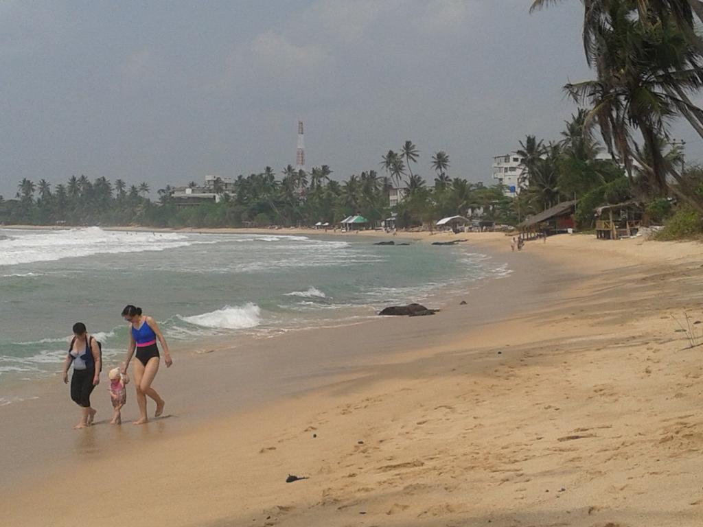 Sun Ocean Inn Mirissa Bagian luar foto