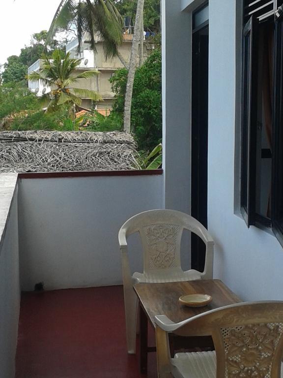 Sun Ocean Inn Mirissa Bagian luar foto