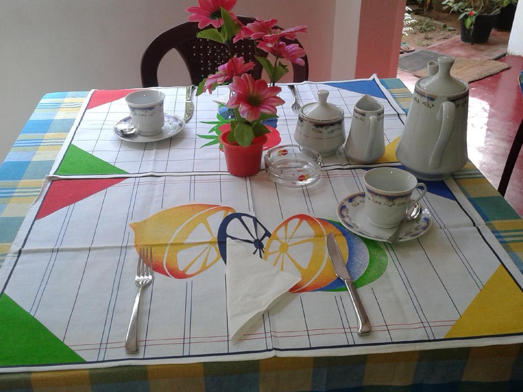 Sun Ocean Inn Mirissa Bagian luar foto