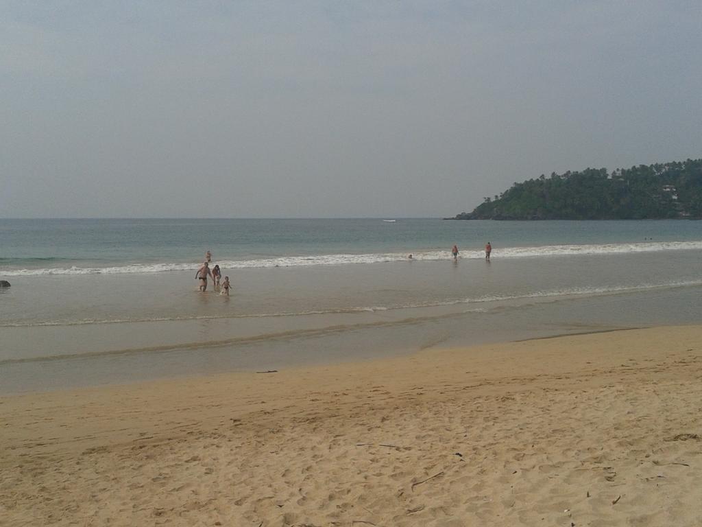 Sun Ocean Inn Mirissa Bagian luar foto