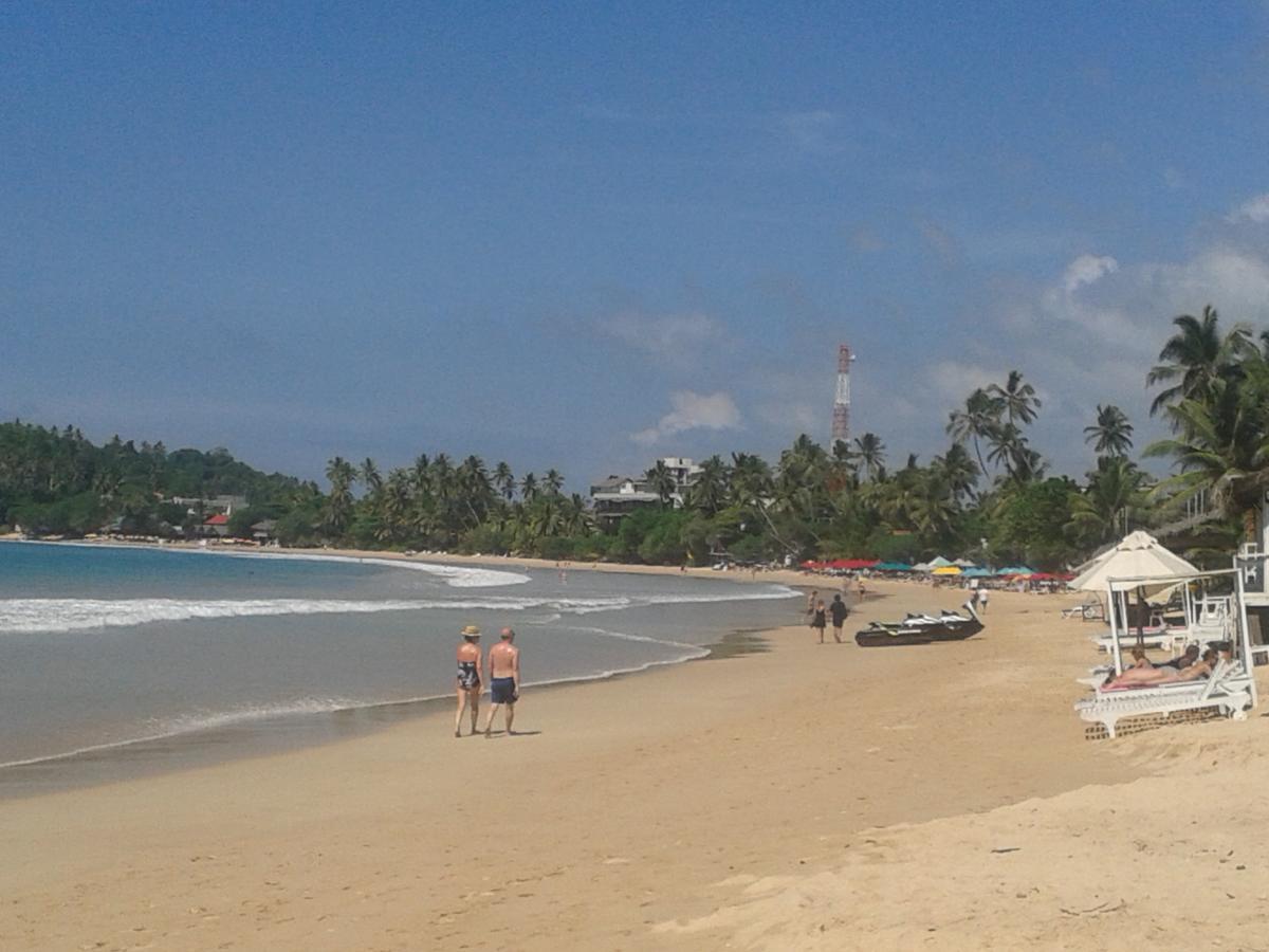 Sun Ocean Inn Mirissa Bagian luar foto