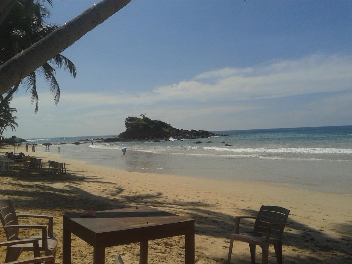 Sun Ocean Inn Mirissa Bagian luar foto