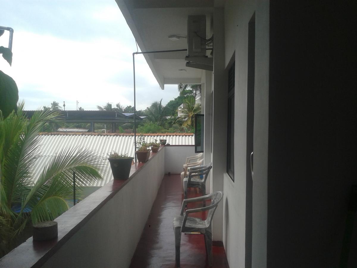 Sun Ocean Inn Mirissa Bagian luar foto