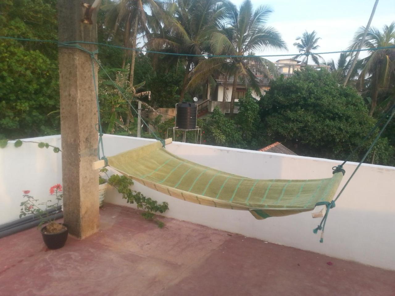 Sun Ocean Inn Mirissa Bagian luar foto