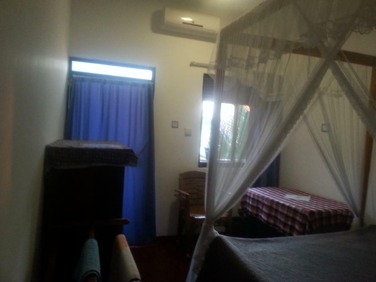 Sun Ocean Inn Mirissa Bagian luar foto